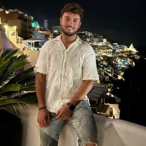 Meet your Posher, Denis